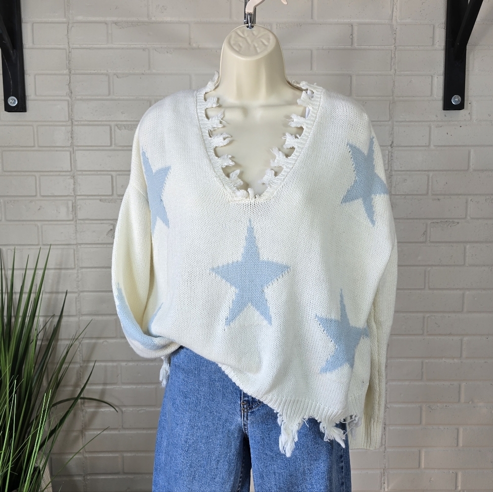 Sweet and Sinful White Star Pattern Distressed Sweater Oversized Medium